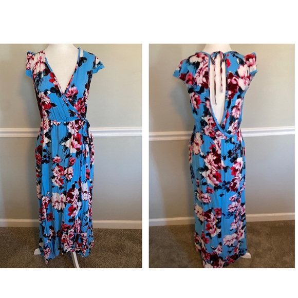 Band of Gypsies Dresses & Skirts - BAND OF GYPSIES Floral Maxi Dress